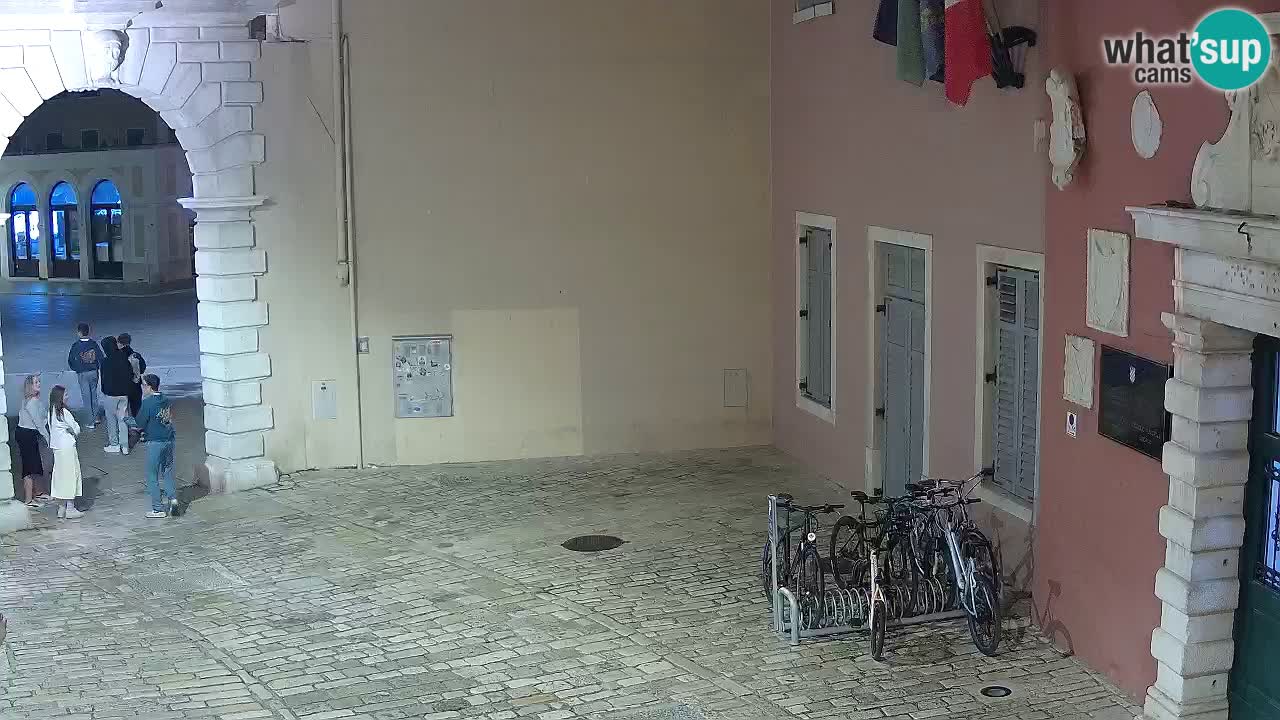 Webcam en vivo Rovinj – “Puerta de la ciudad” Proa de Balbi – Istria – Croacia