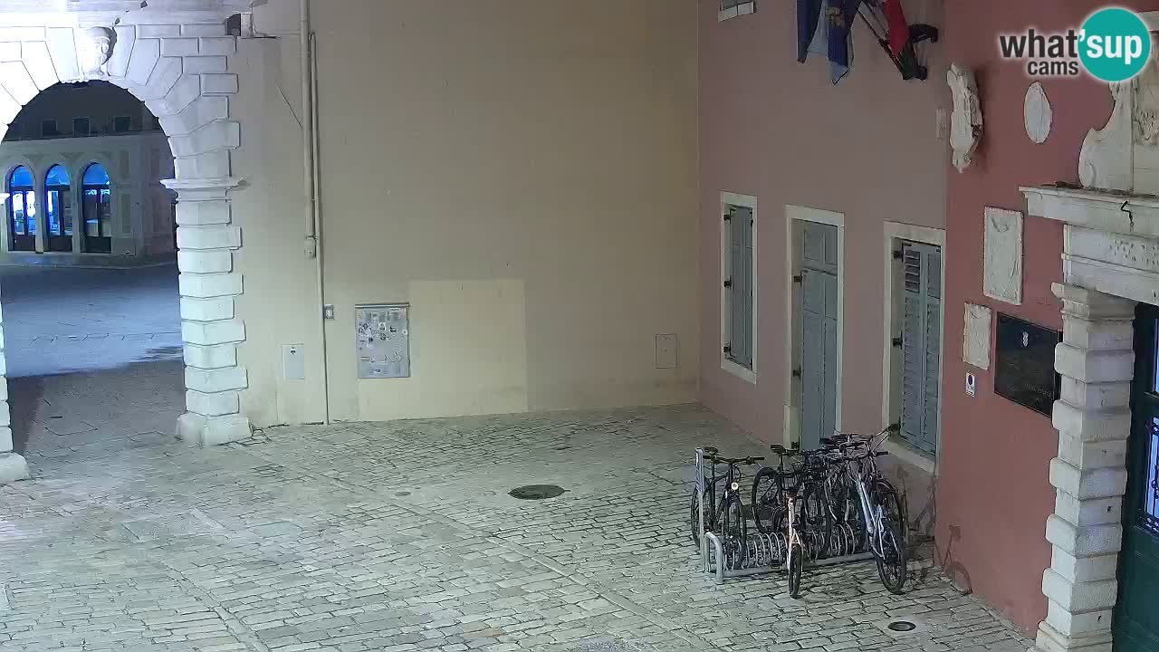 Live Rovigno webcam – Arco di Balbi “Porta della città” – Istria