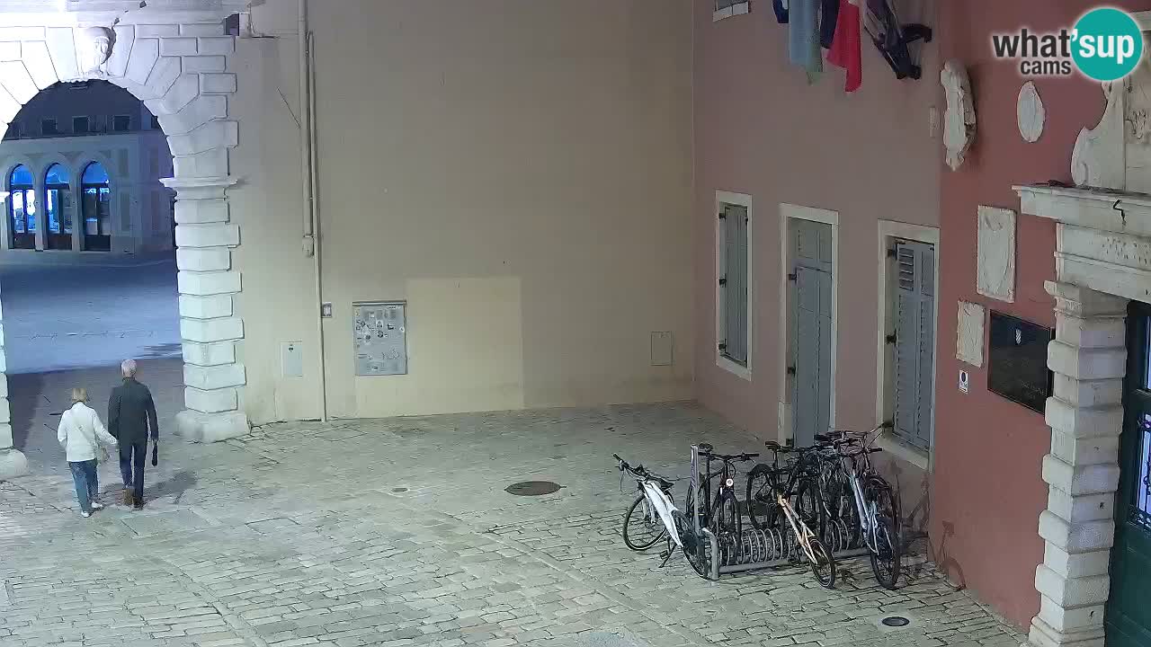 Webcam en vivo Rovinj – “Puerta de la ciudad” Proa de Balbi – Istria – Croacia