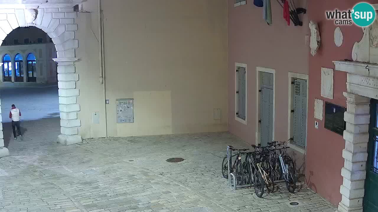Webcam en vivo Rovinj – “Puerta de la ciudad” Proa de Balbi – Istria – Croacia