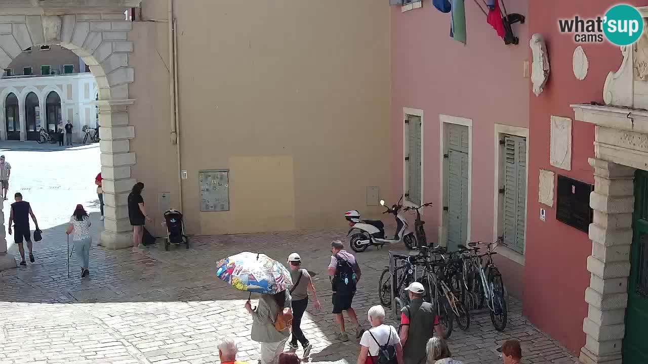 Spletna kamera v živo Rovinj – Balbijev lok “Mestna vrata” – Istra – Hrvaška