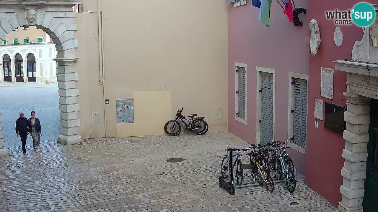 Webcam en vivo Rovinj – “Puerta de la ciudad” Proa de Balbi – Istria – Croacia
