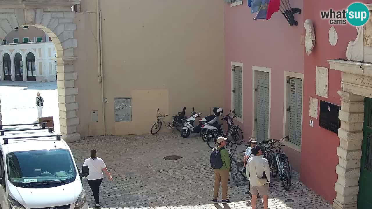 Live Rovigno webcam – Arco di Balbi “Porta della città” – Istria