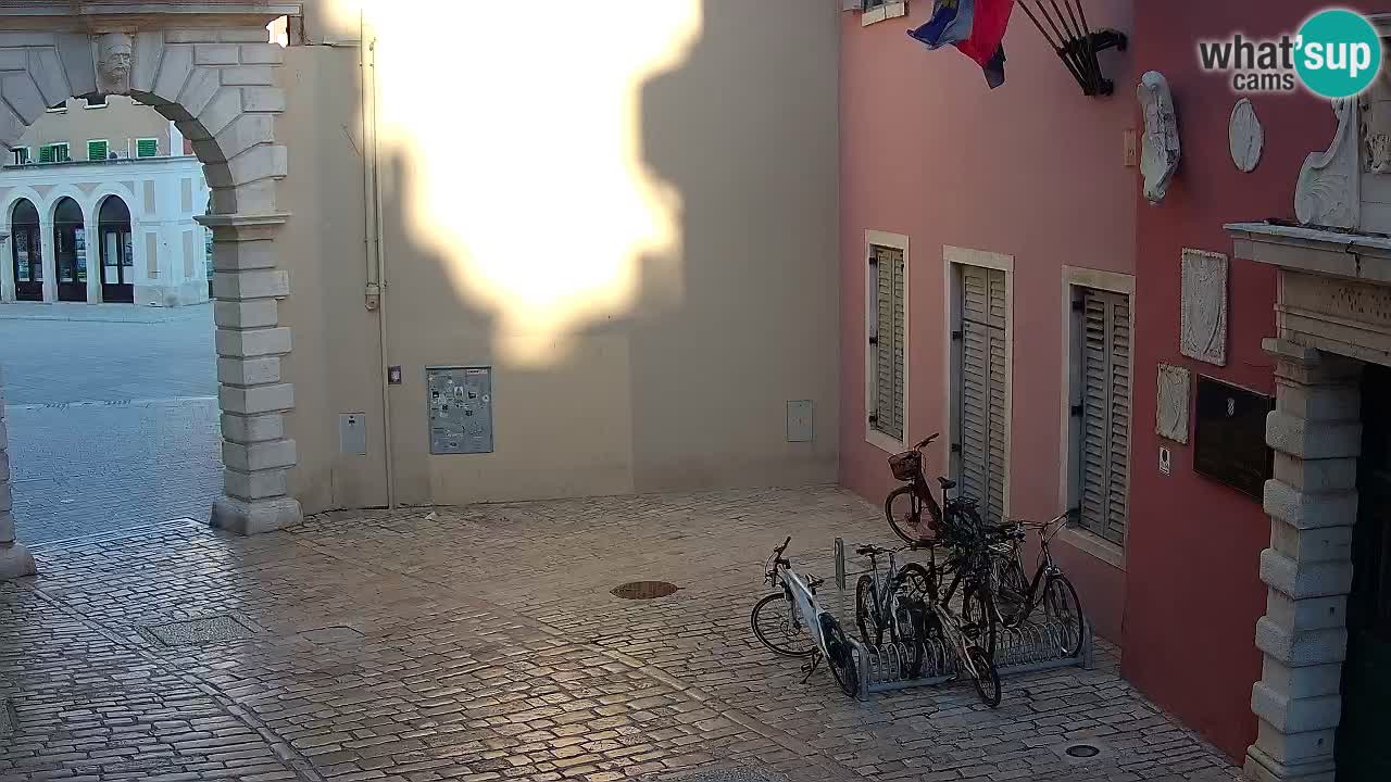 Webcam en vivo Rovinj – “Puerta de la ciudad” Proa de Balbi – Istria – Croacia