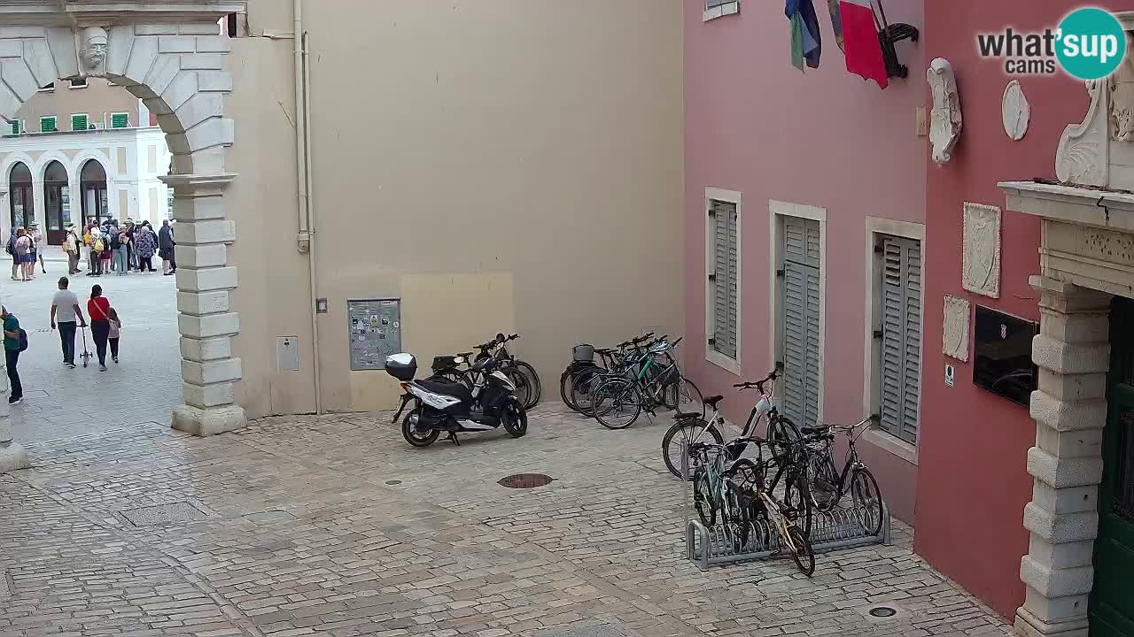 Spletna kamera v živo Rovinj – Balbijev lok “Mestna vrata” – Istra – Hrvaška