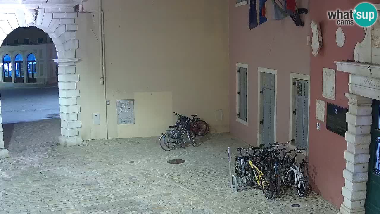 Spletna kamera Rovinj Mestna vrata – Balbijev lok – Istra – Hrvaška