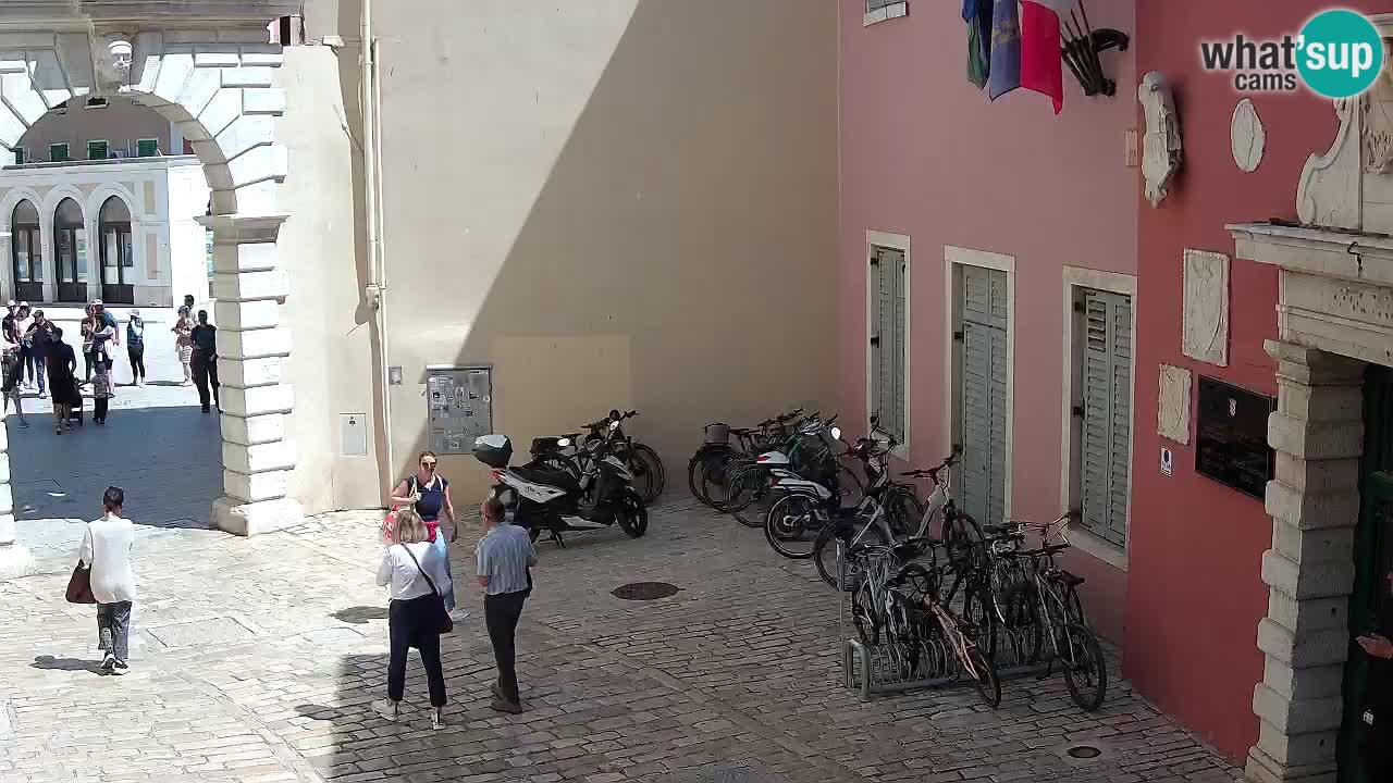 Spletna kamera v živo Rovinj – Balbijev lok “Mestna vrata” – Istra – Hrvaška