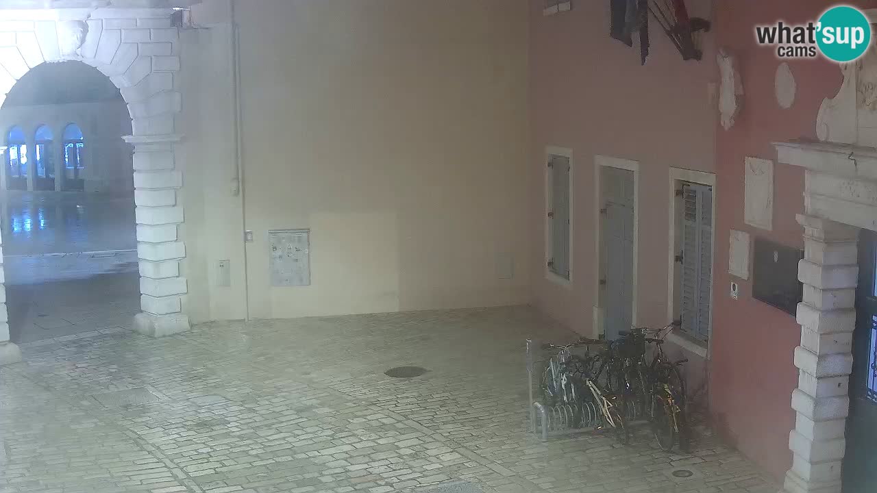 Spletna kamera Rovinj Mestna vrata – Balbijev lok – Istra – Hrvaška