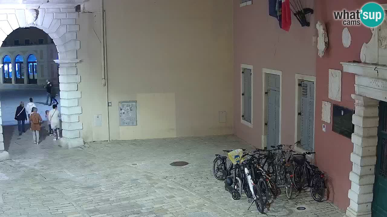 Live Rovigno webcam – Arco di Balbi “Porta della città” – Istria