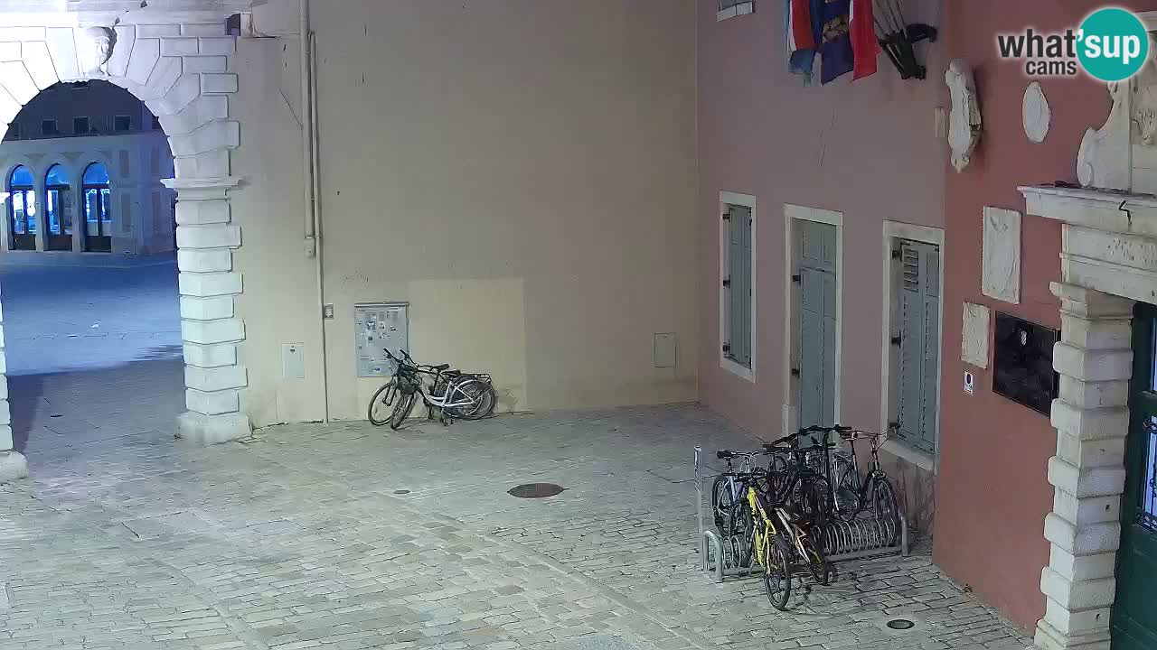 Spletna kamera Rovinj Mestna vrata – Balbijev lok – Istra – Hrvaška