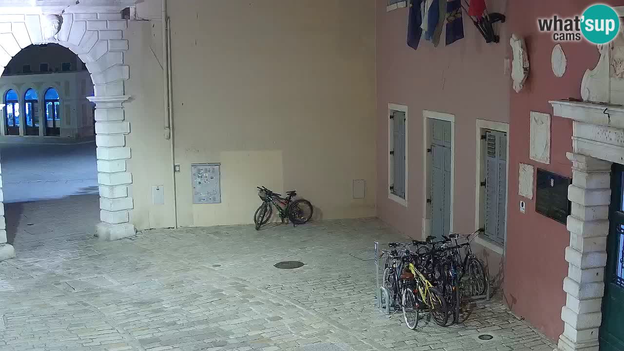 Live Rovigno webcam – Arco di Balbi “Porta della città” – Istria