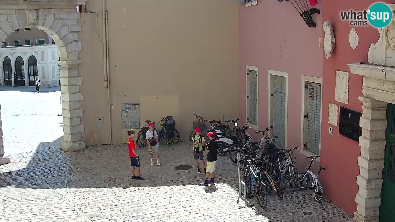 Spletna kamera Rovinj Mestna vrata – Balbijev lok – Istra – Hrvaška