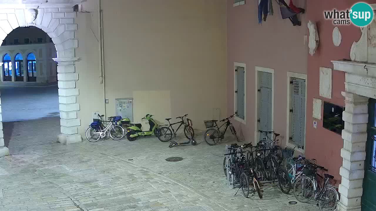 Spletna kamera Rovinj Mestna vrata – Balbijev lok – Istra – Hrvaška