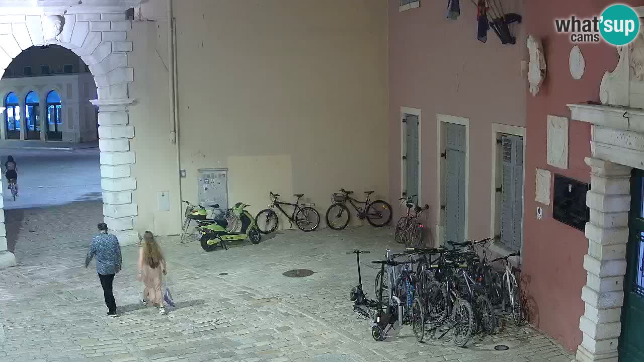 Spletna kamera Rovinj Mestna vrata – Balbijev lok – Istra – Hrvaška