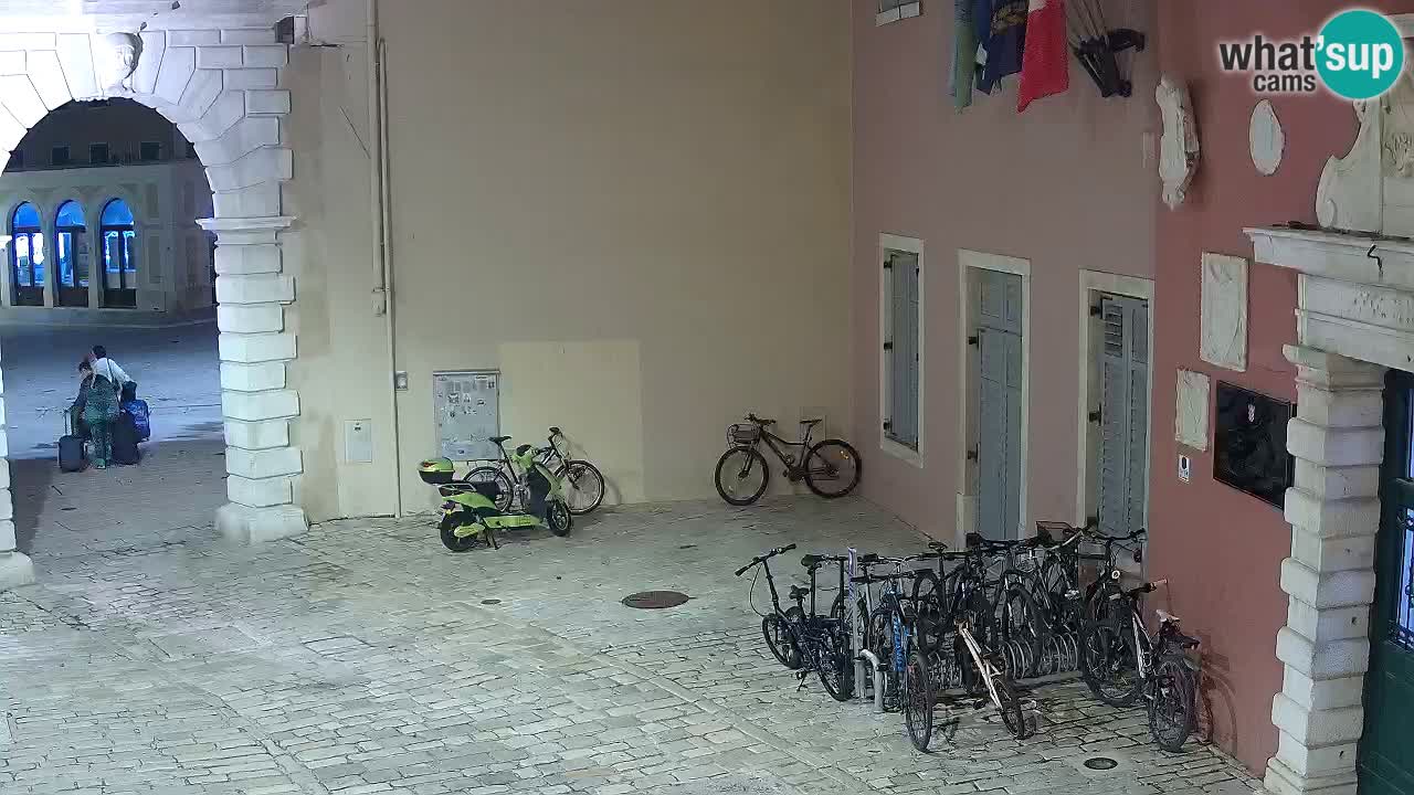 Live Rovigno webcam – Arco di Balbi “Porta della città” – Istria