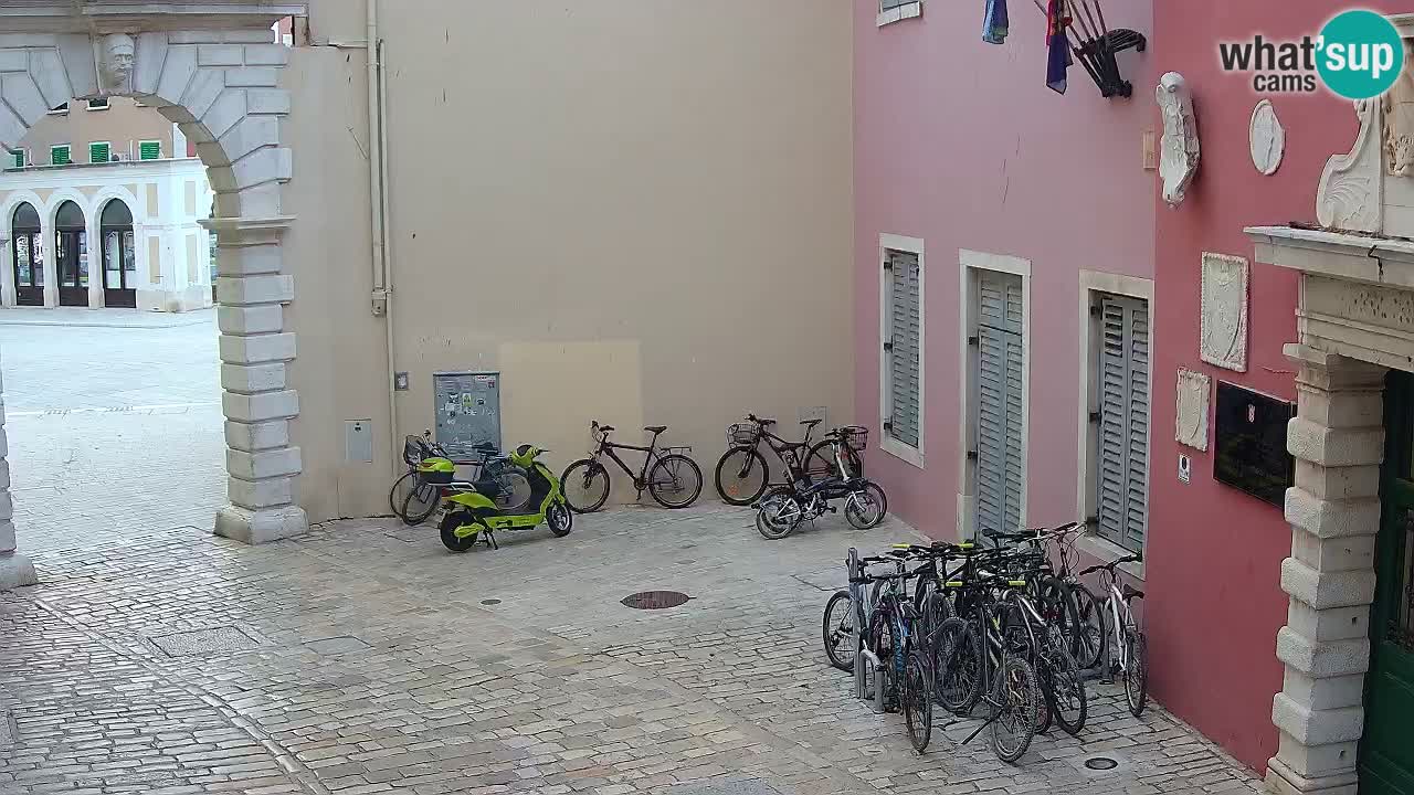 Spletna kamera Rovinj Mestna vrata – Balbijev lok – Istra – Hrvaška