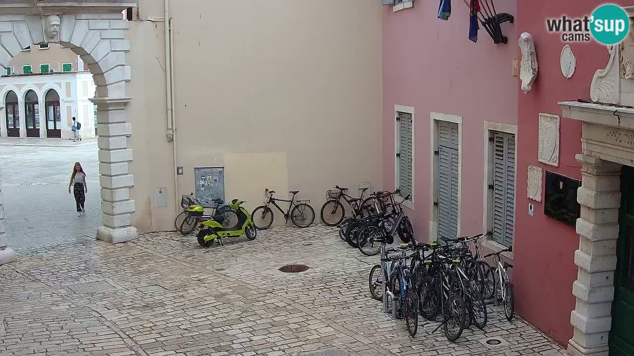 Webcam en vivo Rovinj – “Puerta de la ciudad” Proa de Balbi – Istria – Croacia