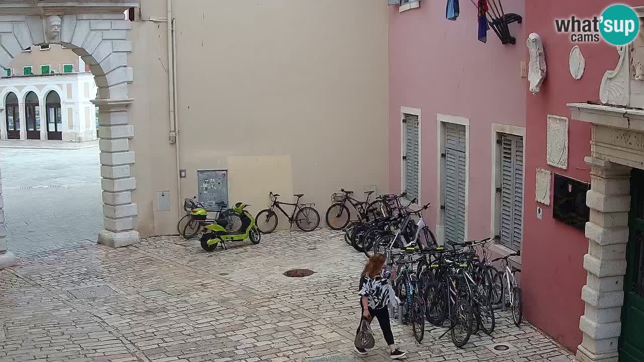 Live Rovigno webcam – Arco di Balbi “Porta della città” – Istria