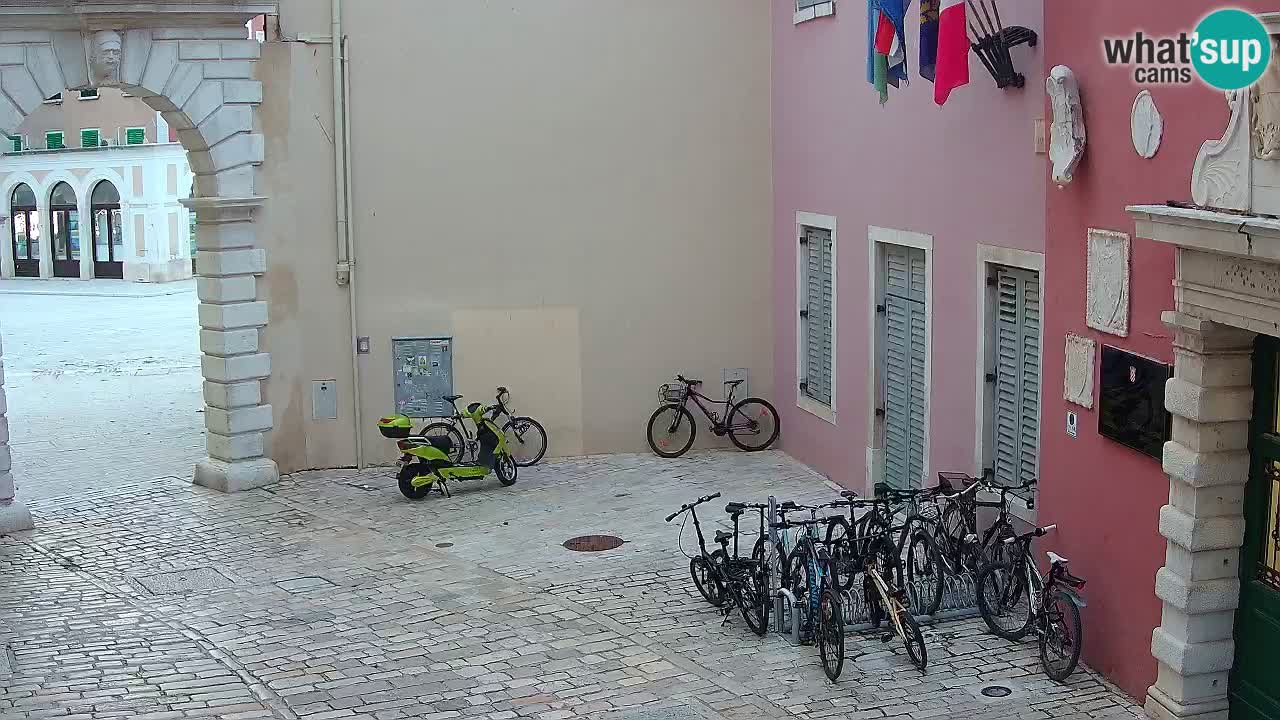 Webcam en vivo Rovinj – “Puerta de la ciudad” Proa de Balbi – Istria – Croacia