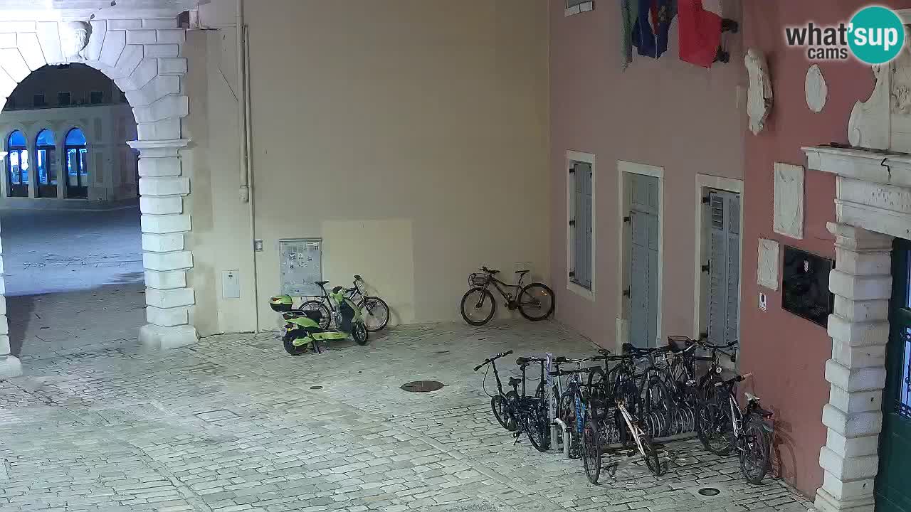 Spletna kamera Rovinj Mestna vrata – Balbijev lok – Istra – Hrvaška