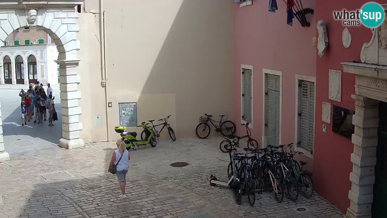 Webcam en vivo Rovinj – “Puerta de la ciudad” Proa de Balbi – Istria – Croacia