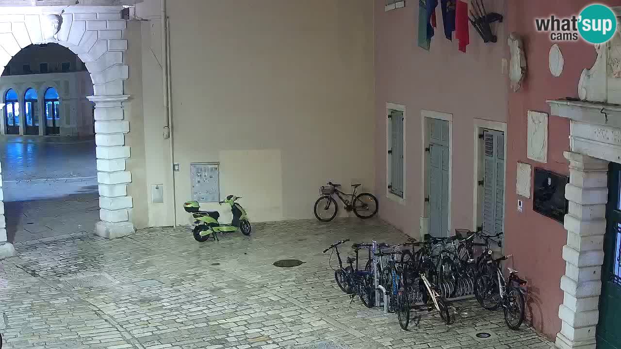 Spletna kamera Rovinj Mestna vrata – Balbijev lok – Istra – Hrvaška