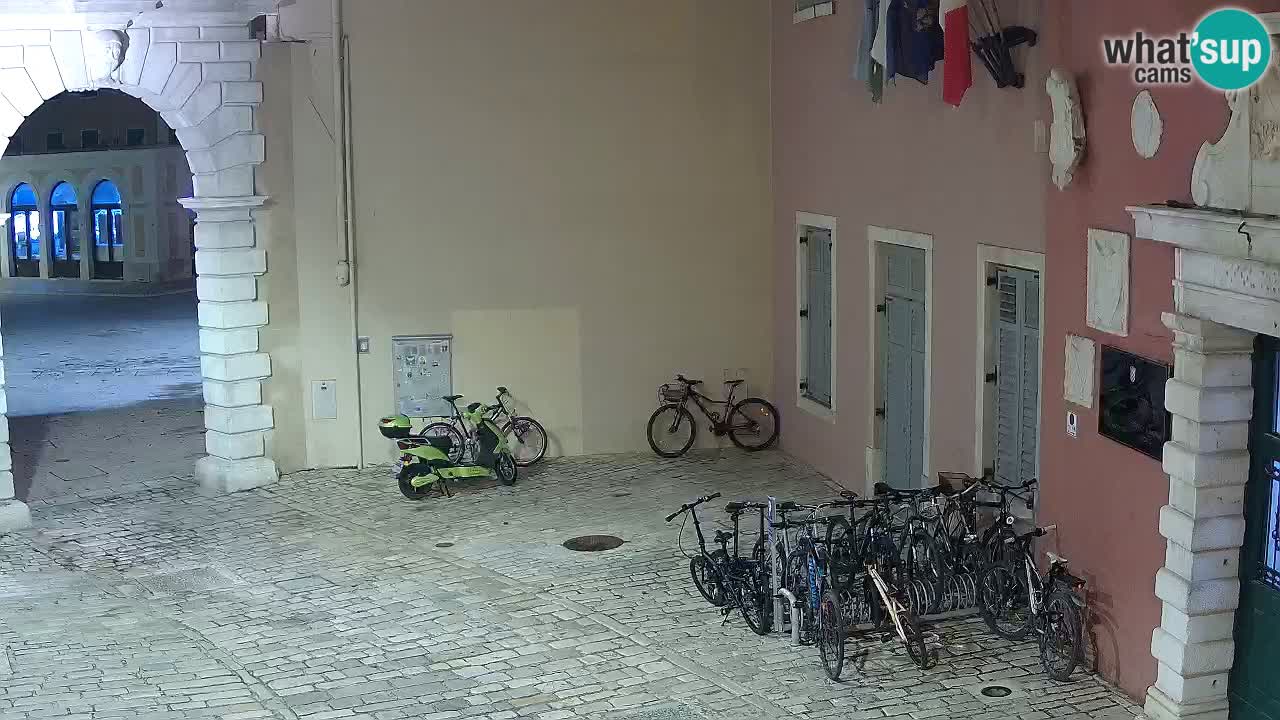 Live Rovigno webcam – Arco di Balbi “Porta della città” – Istria