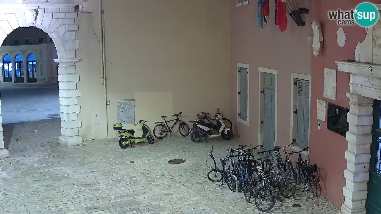Spletna kamera Rovinj Mestna vrata – Balbijev lok – Istra – Hrvaška