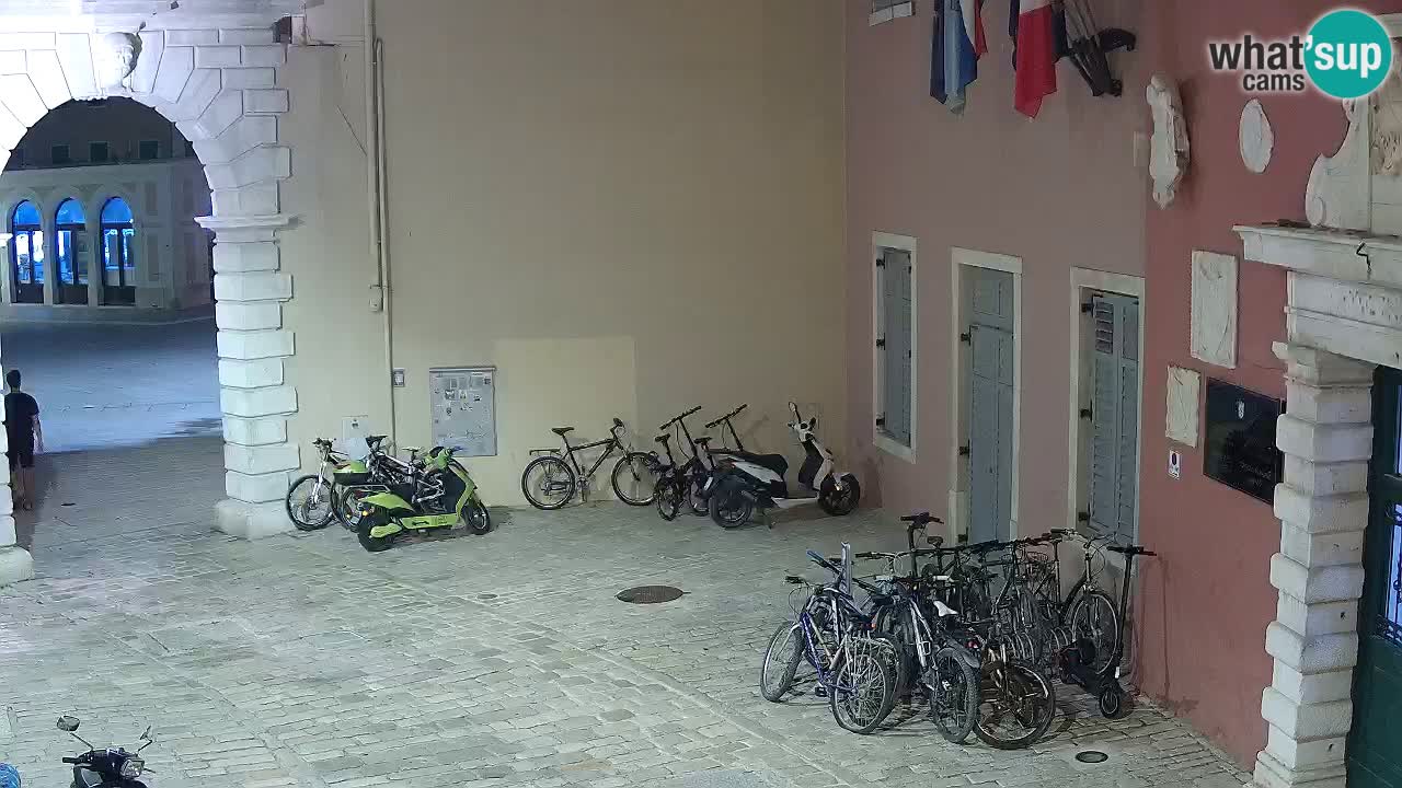 Live Rovigno webcam – Arco di Balbi “Porta della città” – Istria