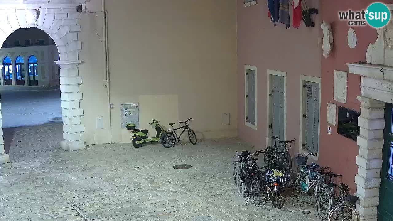 Spletna kamera Rovinj Mestna vrata – Balbijev lok – Istra – Hrvaška