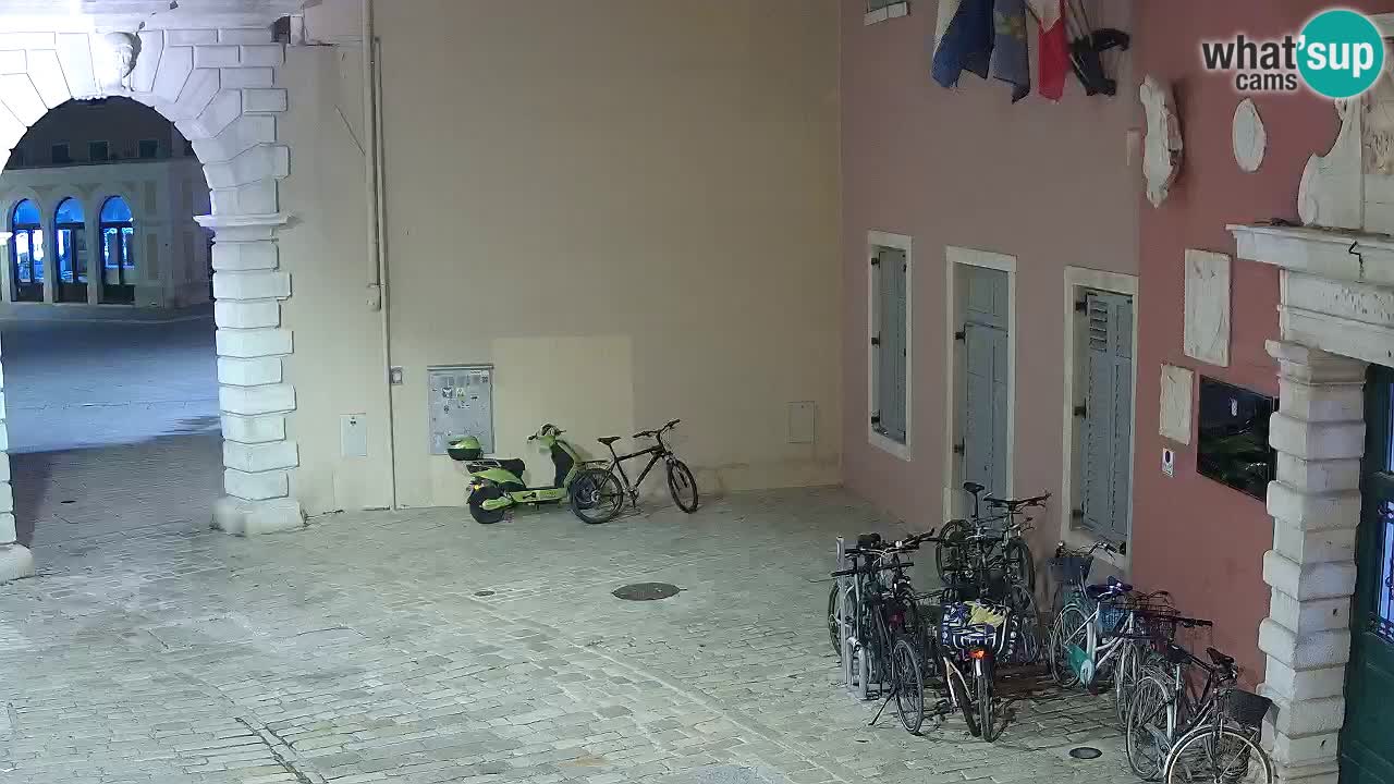 Spletna kamera Rovinj Mestna vrata – Balbijev lok – Istra – Hrvaška