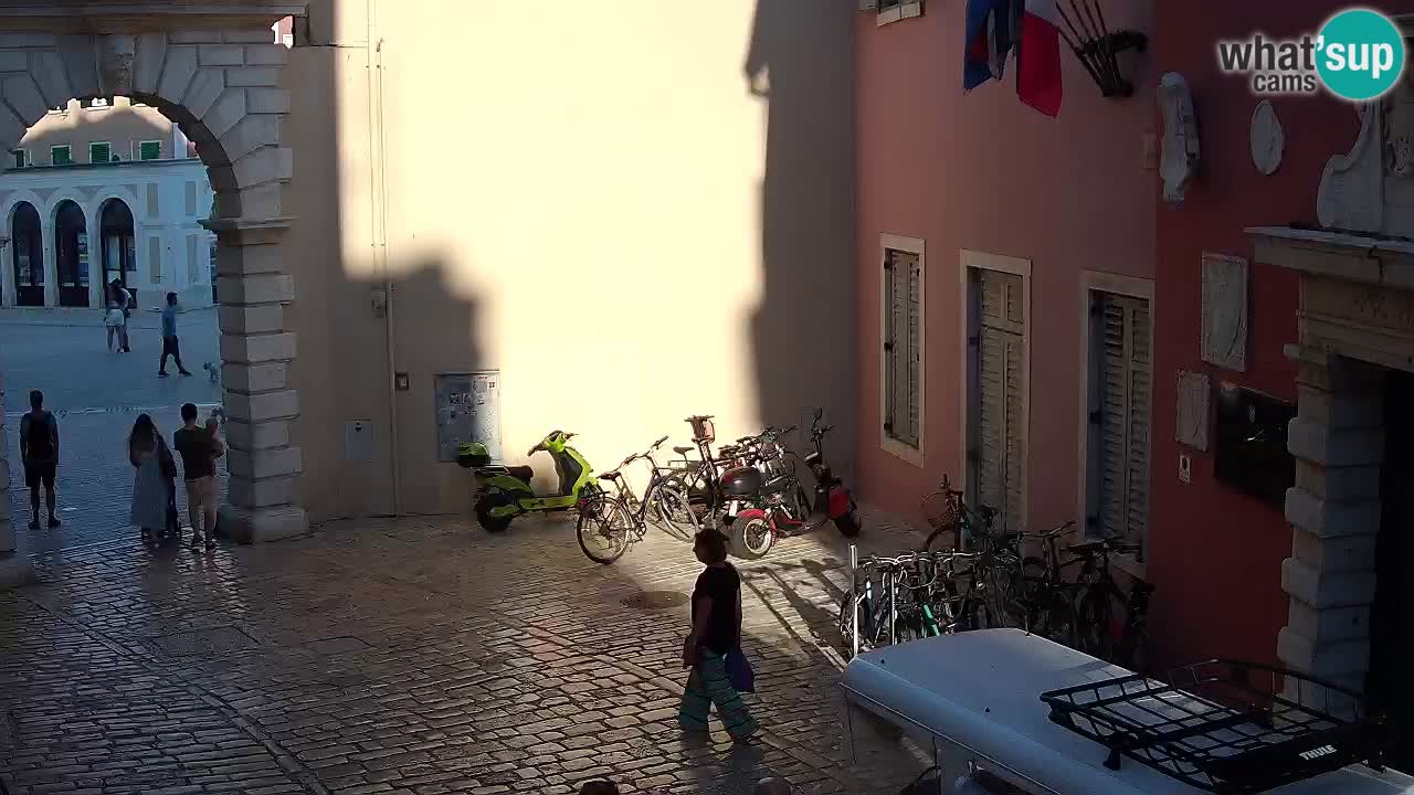 Live Rovigno webcam – Arco di Balbi “Porta della città” – Istria