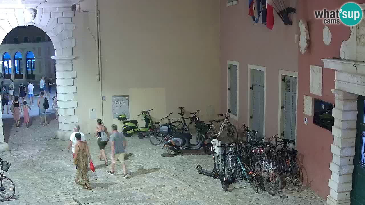 Live Rovigno webcam – Arco di Balbi “Porta della città” – Istria
