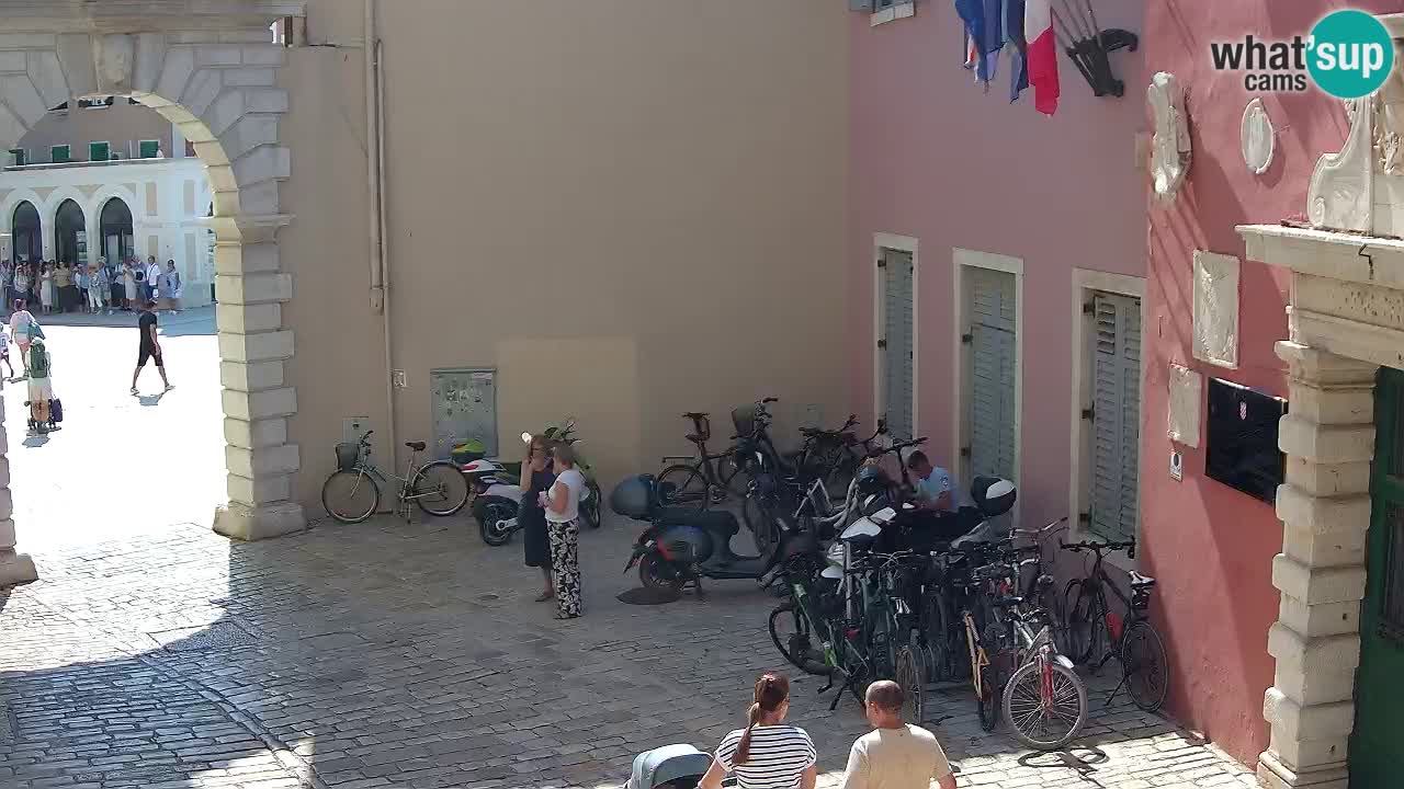 Webcam en vivo Rovinj – “Puerta de la ciudad” Proa de Balbi – Istria – Croacia