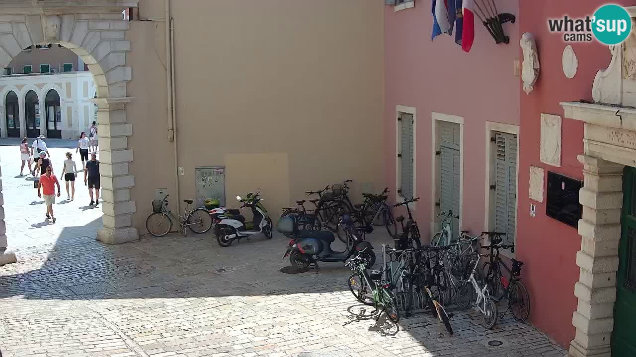 Webcam en vivo Rovinj – “Puerta de la ciudad” Proa de Balbi – Istria – Croacia
