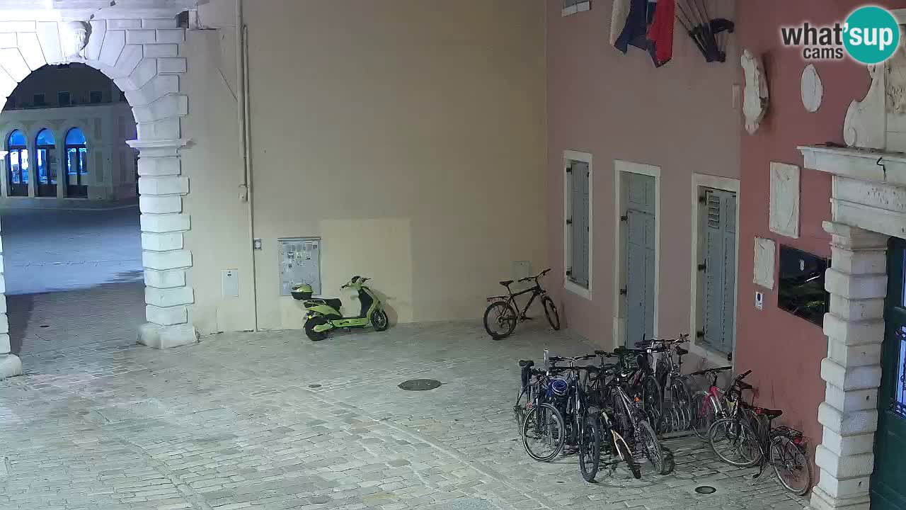 Webcam en vivo Rovinj – “Puerta de la ciudad” Proa de Balbi – Istria – Croacia