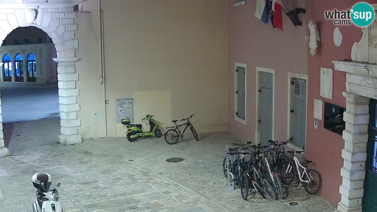 Spletna kamera Rovinj Mestna vrata – Balbijev lok – Istra – Hrvaška