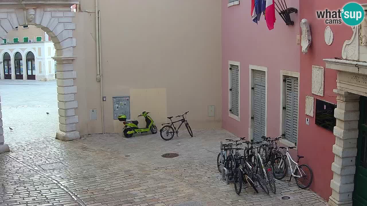 Live Rovigno webcam – Arco di Balbi “Porta della città” – Istria