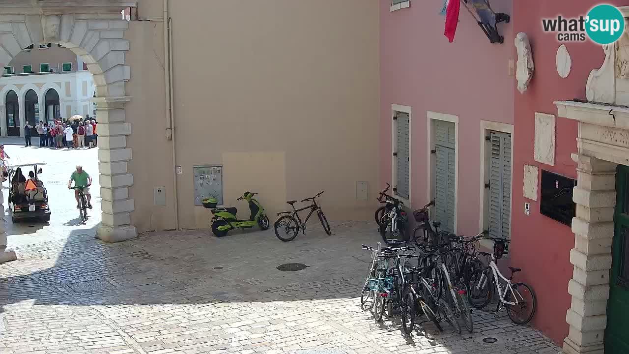 Live Rovigno webcam – Arco di Balbi “Porta della città” – Istria