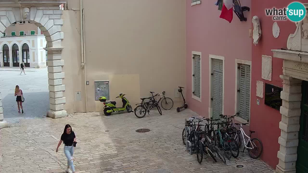 Webcam en vivo Rovinj – “Puerta de la ciudad” Proa de Balbi – Istria – Croacia
