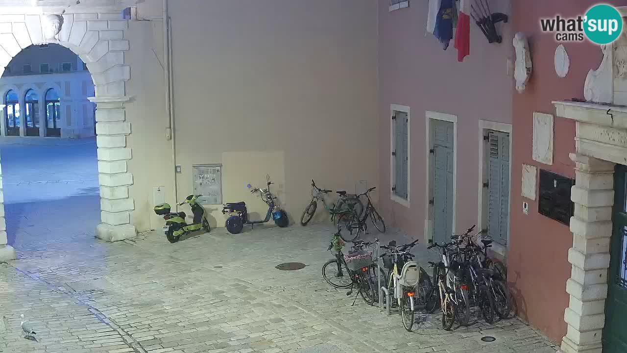 Webcam en vivo Rovinj – “Puerta de la ciudad” Proa de Balbi – Istria – Croacia