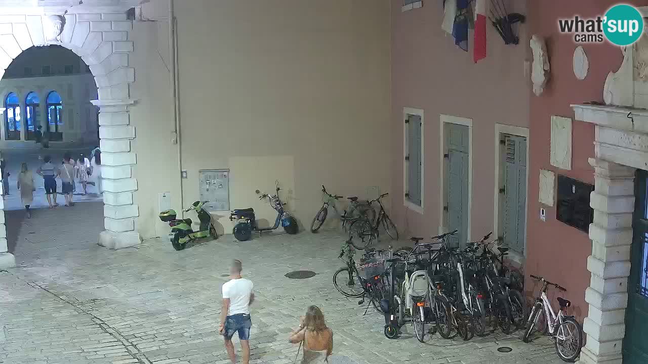 Spletna kamera Rovinj Mestna vrata – Balbijev lok – Istra – Hrvaška