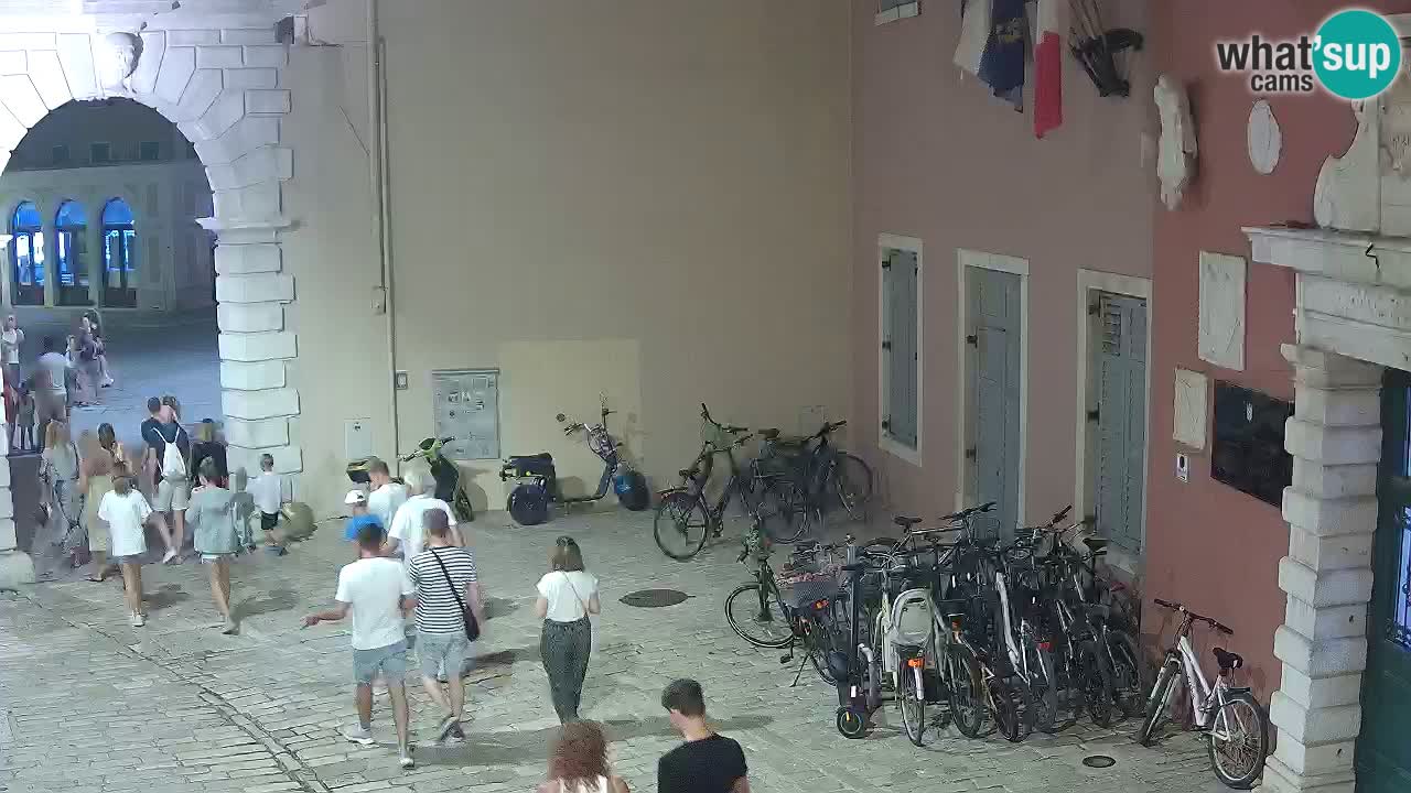 Live Rovigno webcam – Arco di Balbi “Porta della città” – Istria