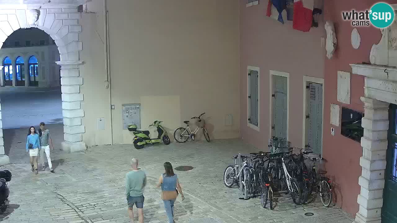 Spletna kamera Rovinj Mestna vrata – Balbijev lok – Istra – Hrvaška