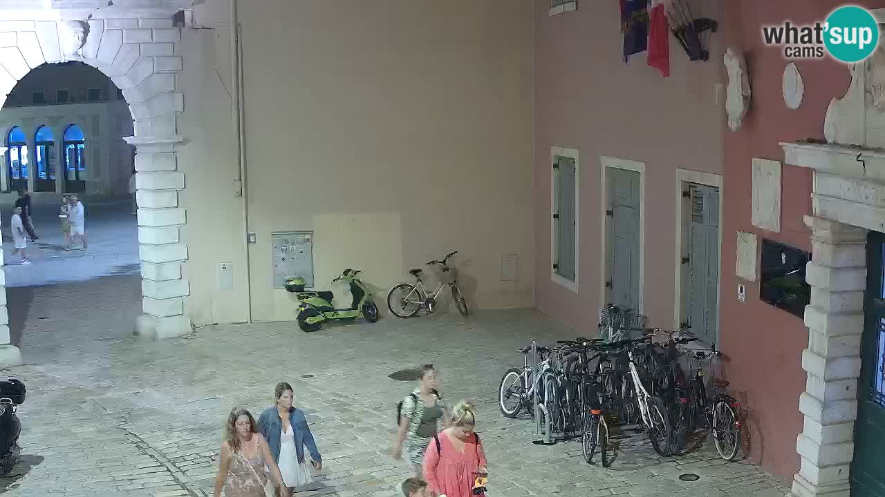 Spletna kamera Rovinj Mestna vrata – Balbijev lok – Istra – Hrvaška