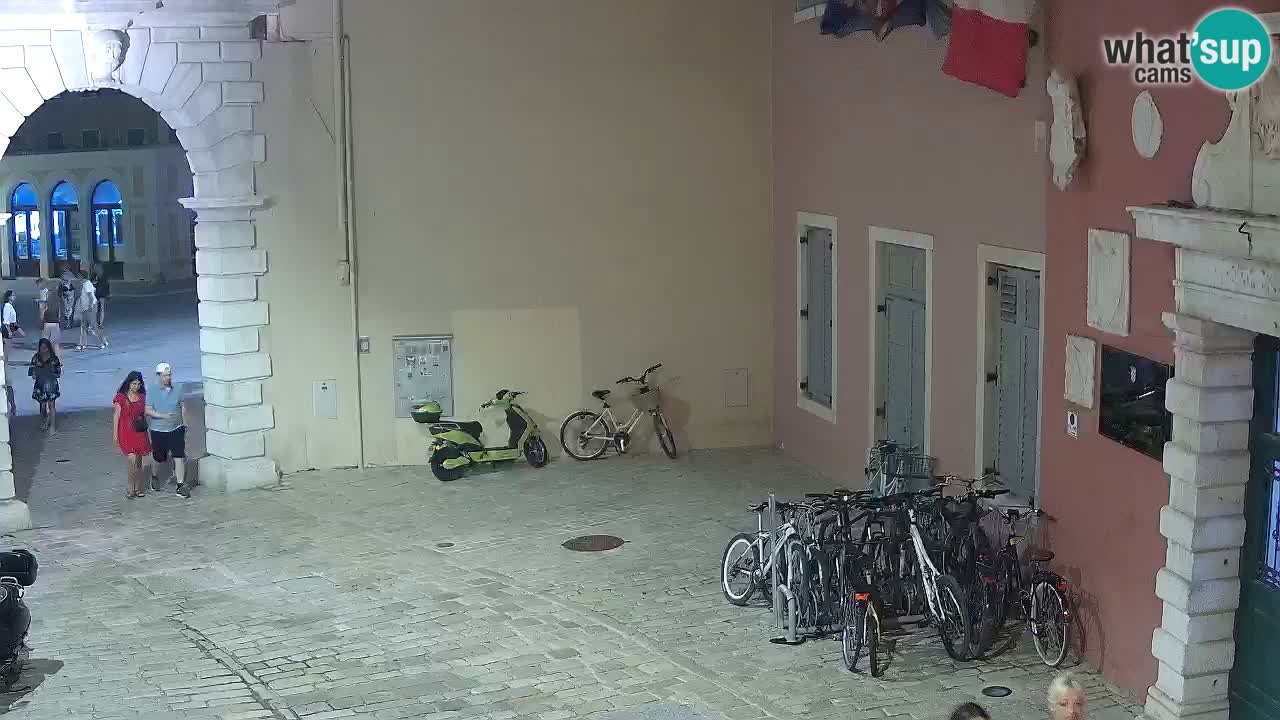 Webcam en vivo Rovinj – “Puerta de la ciudad” Proa de Balbi – Istria – Croacia