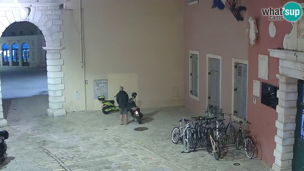 Webcam en vivo Rovinj – “Puerta de la ciudad” Proa de Balbi – Istria – Croacia