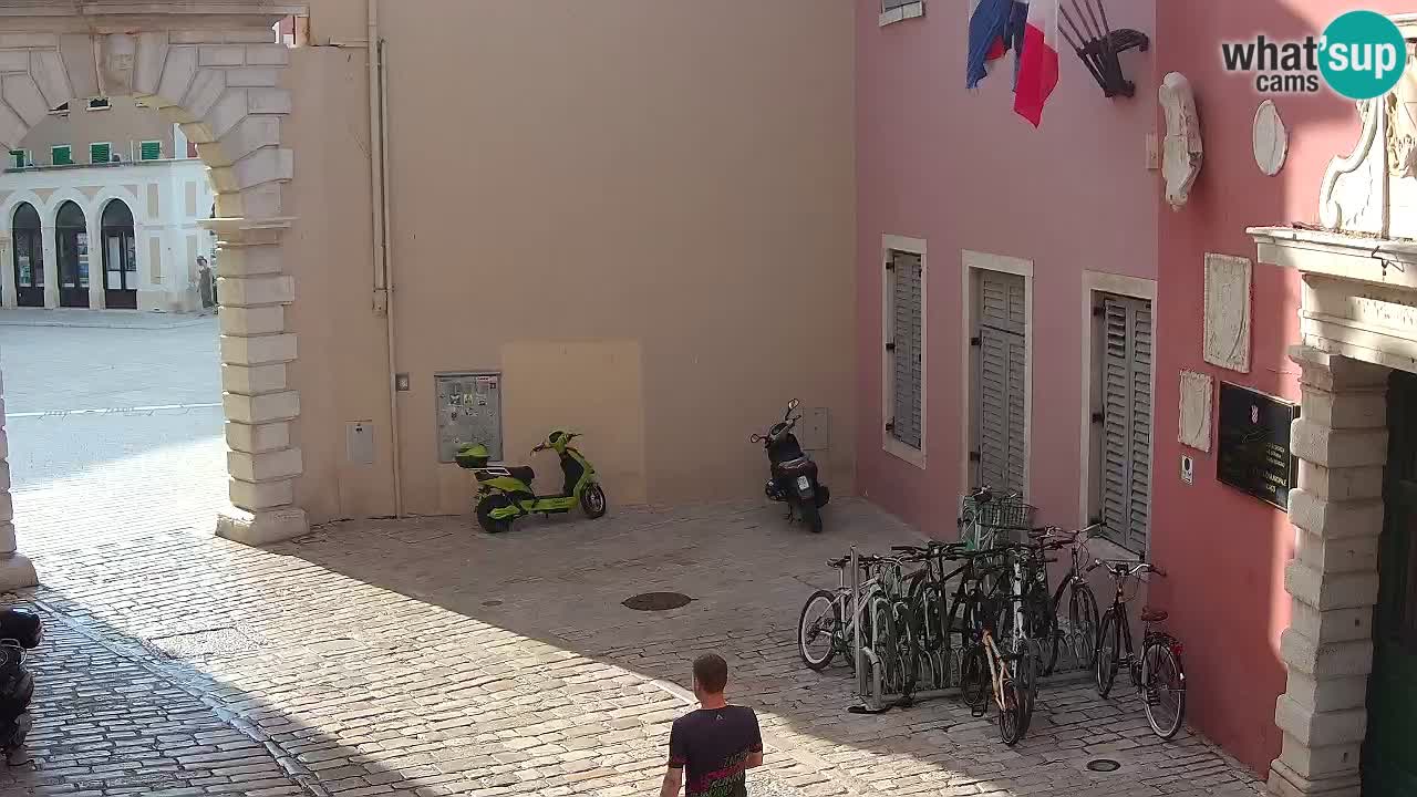 Spletna kamera Rovinj Mestna vrata – Balbijev lok – Istra – Hrvaška