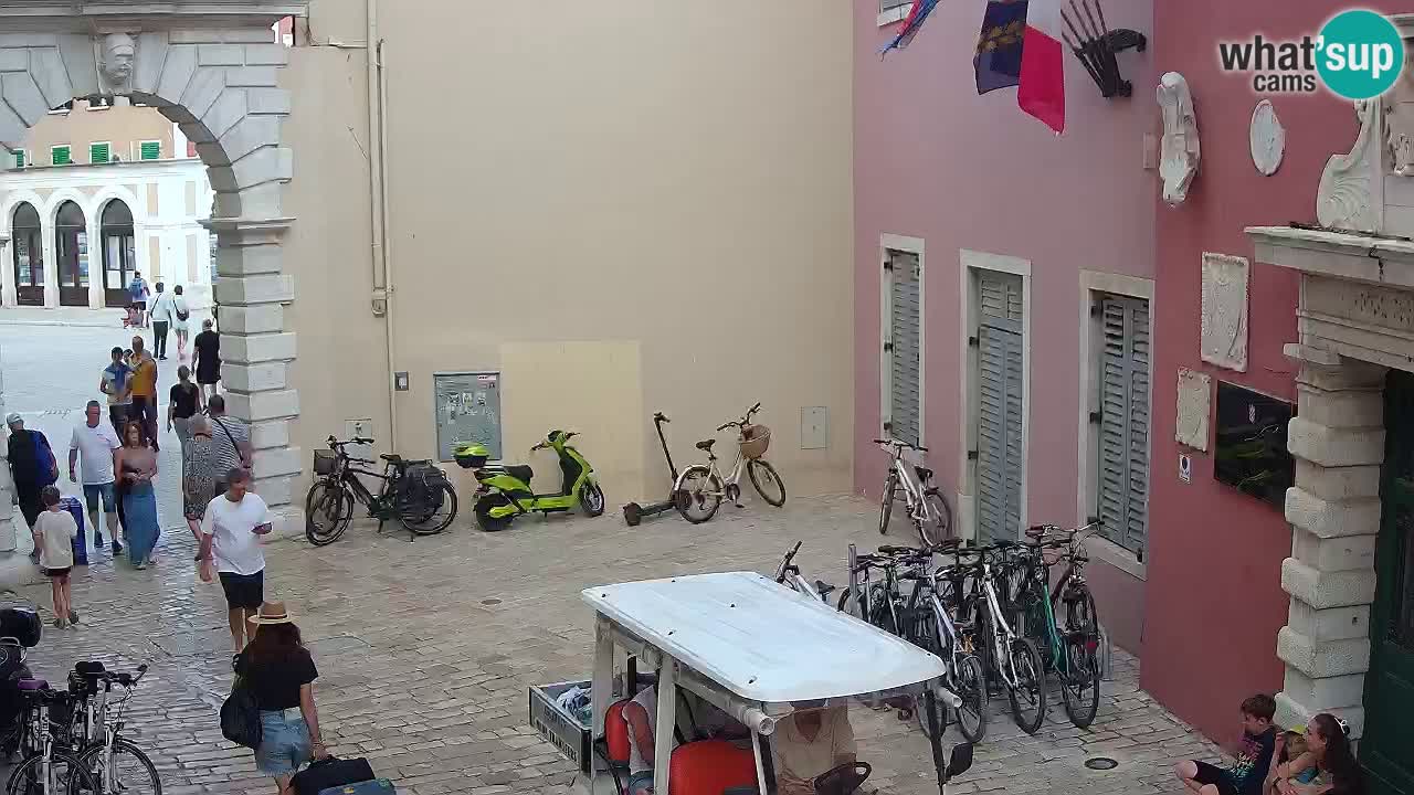 Webcam en vivo Rovinj – “Puerta de la ciudad” Proa de Balbi – Istria – Croacia