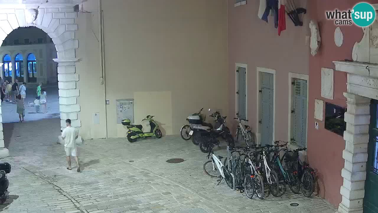 Webcam en direct Rovinj – L’arc de Balbi “Porte de la ville” – Istrie – Croatie